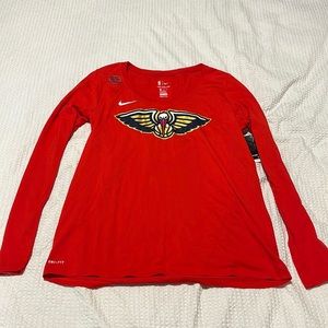 Women’s large Nike New Orleans Pelicans long sleeve shirt
